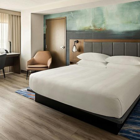 Oshkosh Marriott Waterfront Hotel & Convention Center Exteriör bild