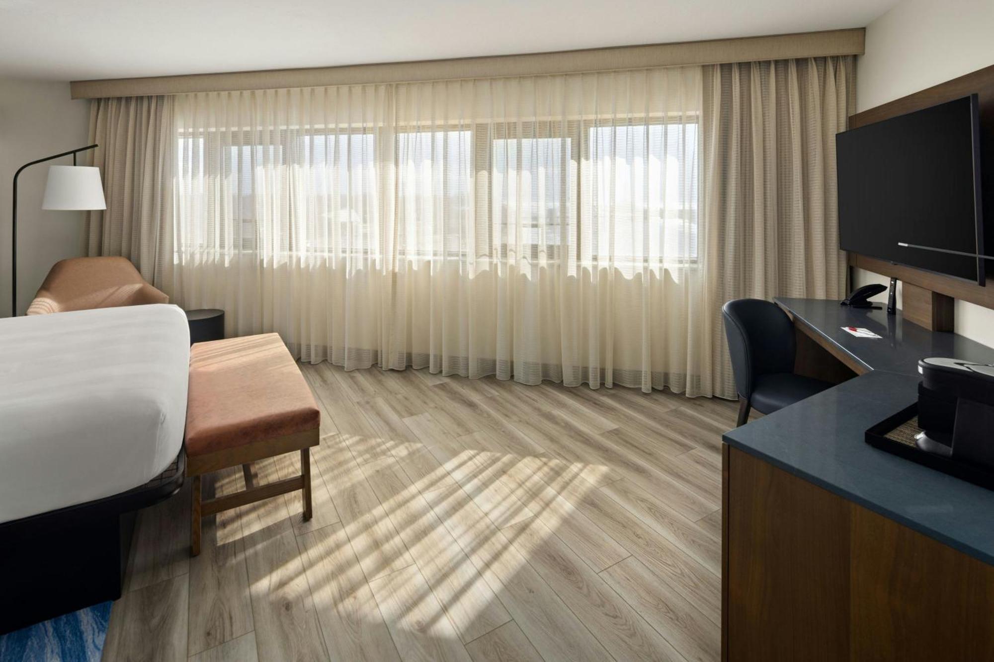 Oshkosh Marriott Waterfront Hotel & Convention Center Exteriör bild