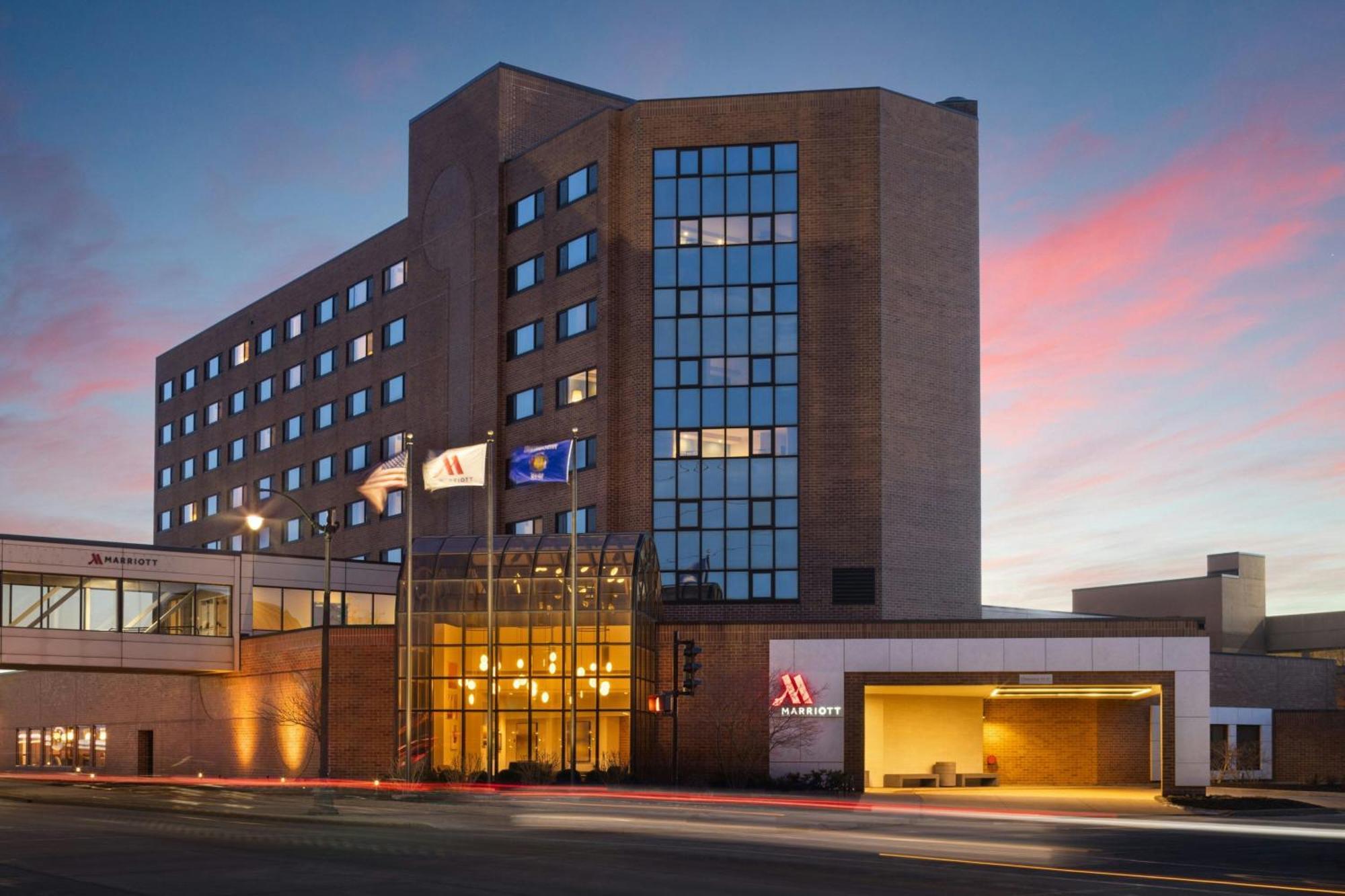 Oshkosh Marriott Waterfront Hotel & Convention Center Exteriör bild
